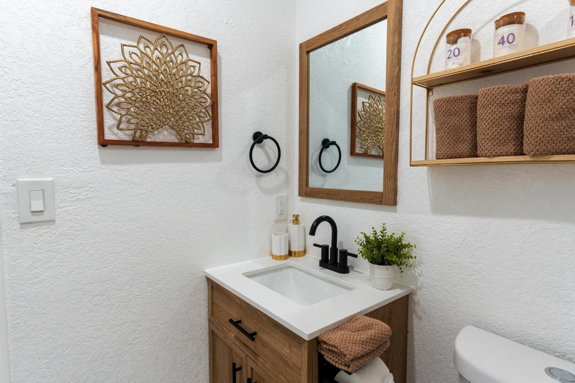 Casa Bethel Just 6 Minutes From Lauderdale Airport And 10 Minutes From The Apartment *