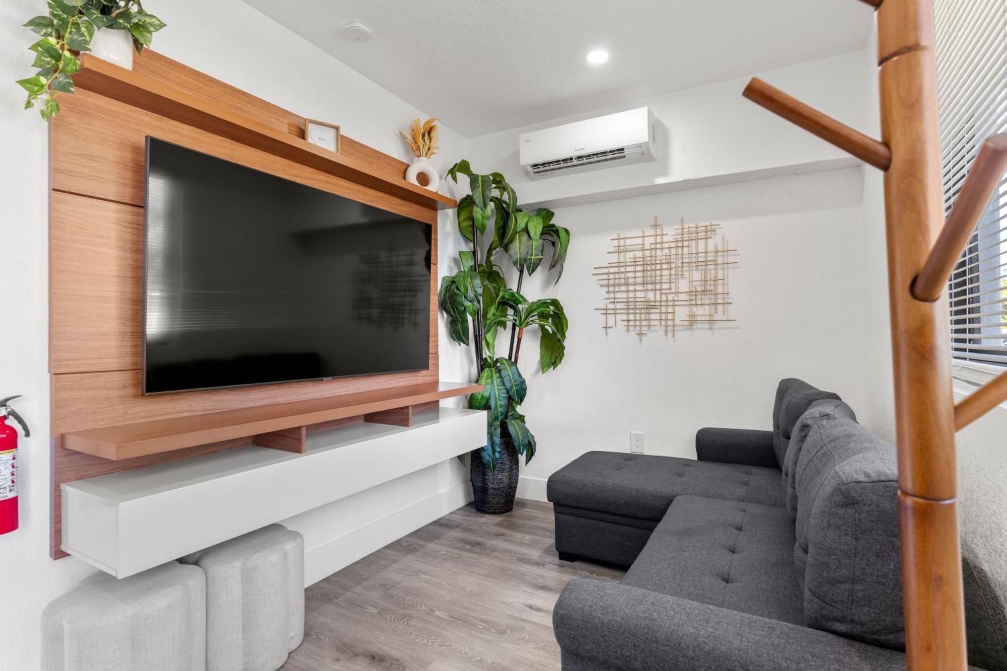 Casa Bethel Just 6 Minutes From Lauderdale Airport And 10 Minutes From The