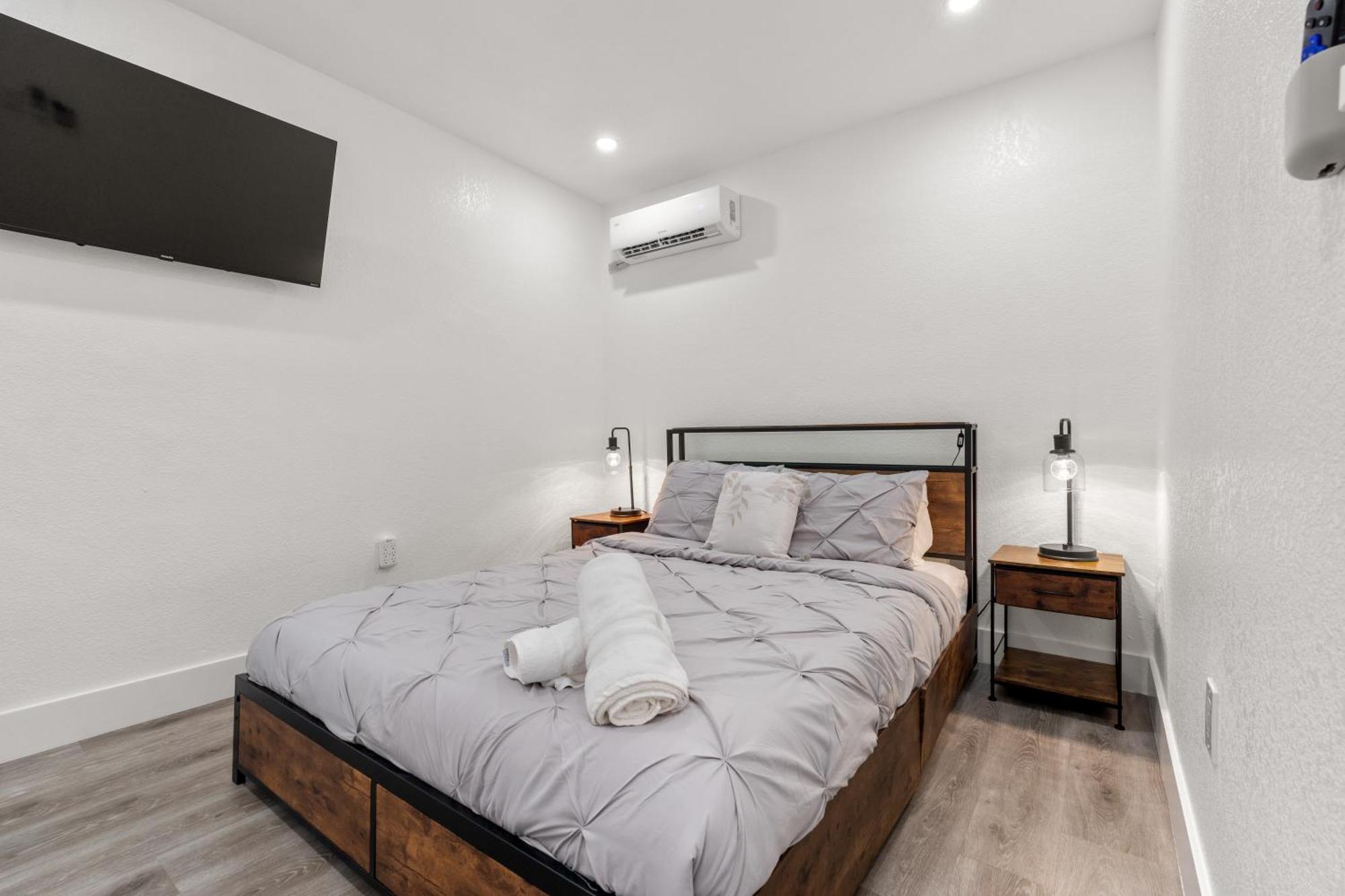 Casa Bethel Just 6 Minutes From Lauderdale Airport And 10 Minutes From The